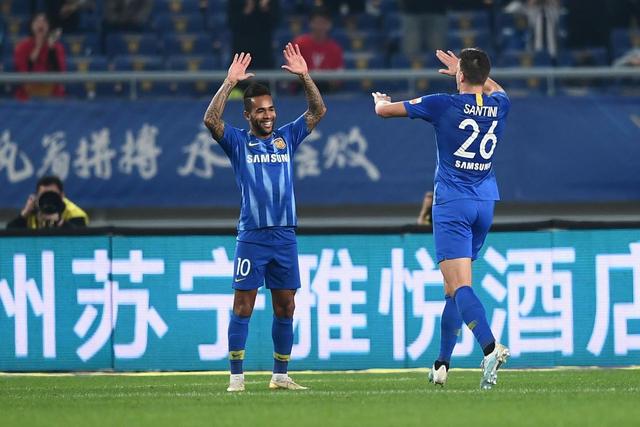 周琦伤退徐杰24分王哲林25+6 上海险胜广东